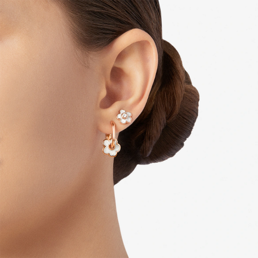 Dodo flower stud earrings